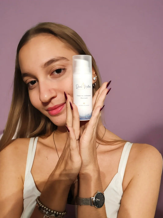 CREMA VISO UNIFORMANTE ILLUMINANTE